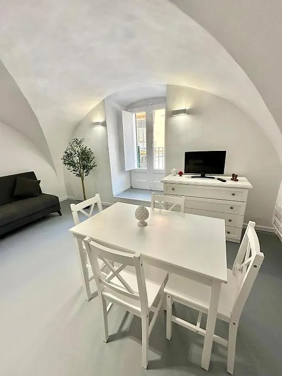 White Dome Retriet Apartment Bari