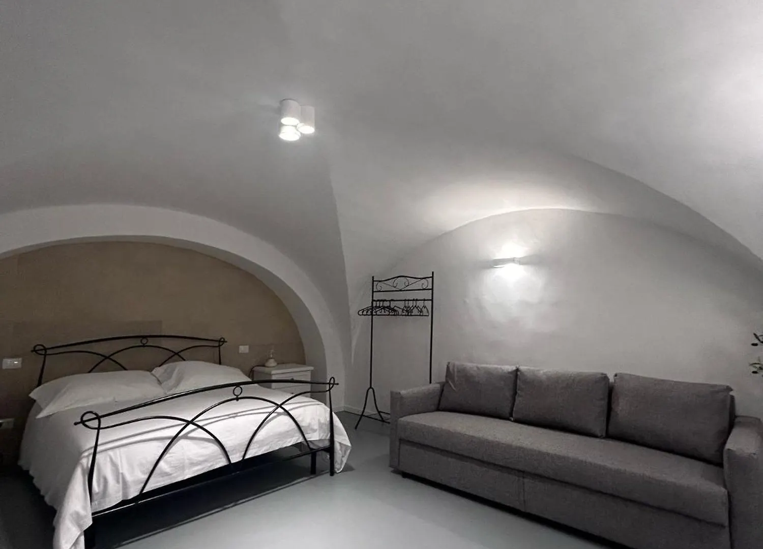 White Dome Retriet Apartment Bari Italy